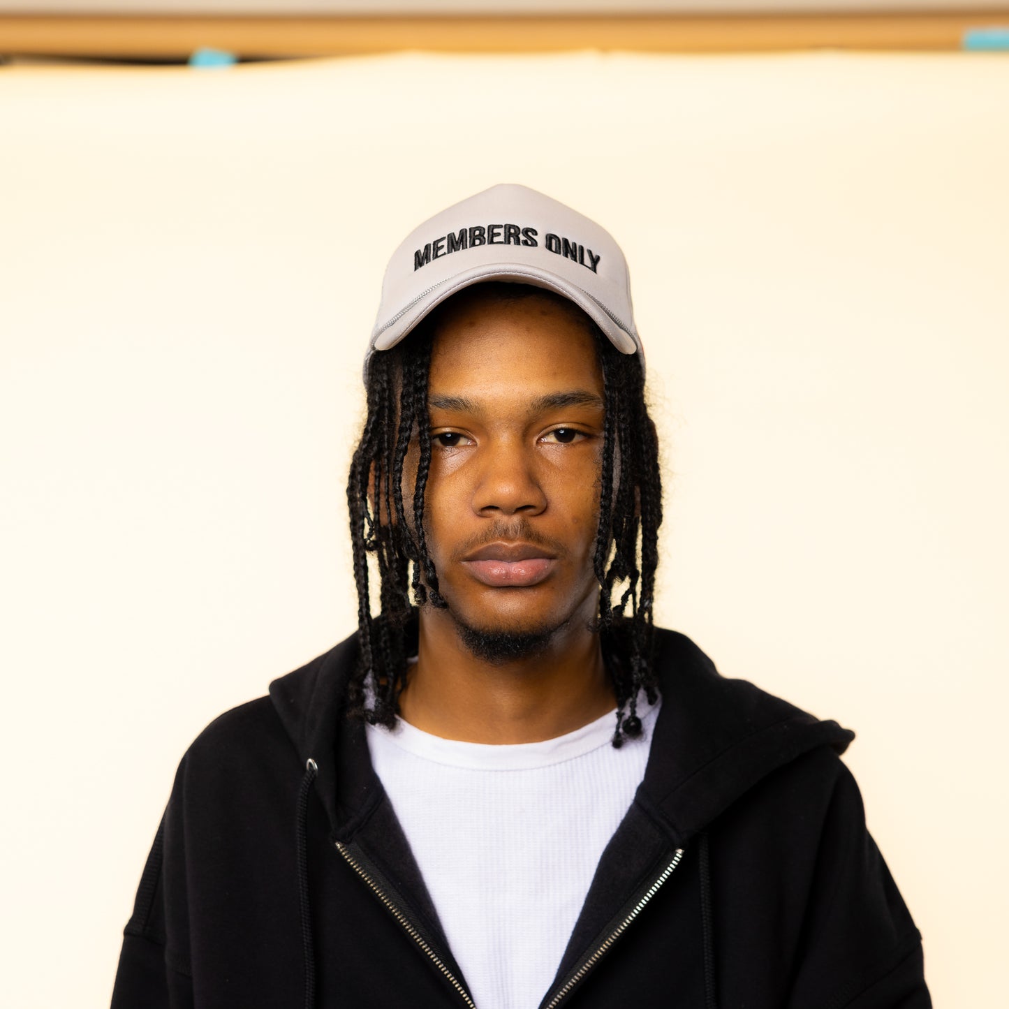 MEMBERS ONLY Gray/Black