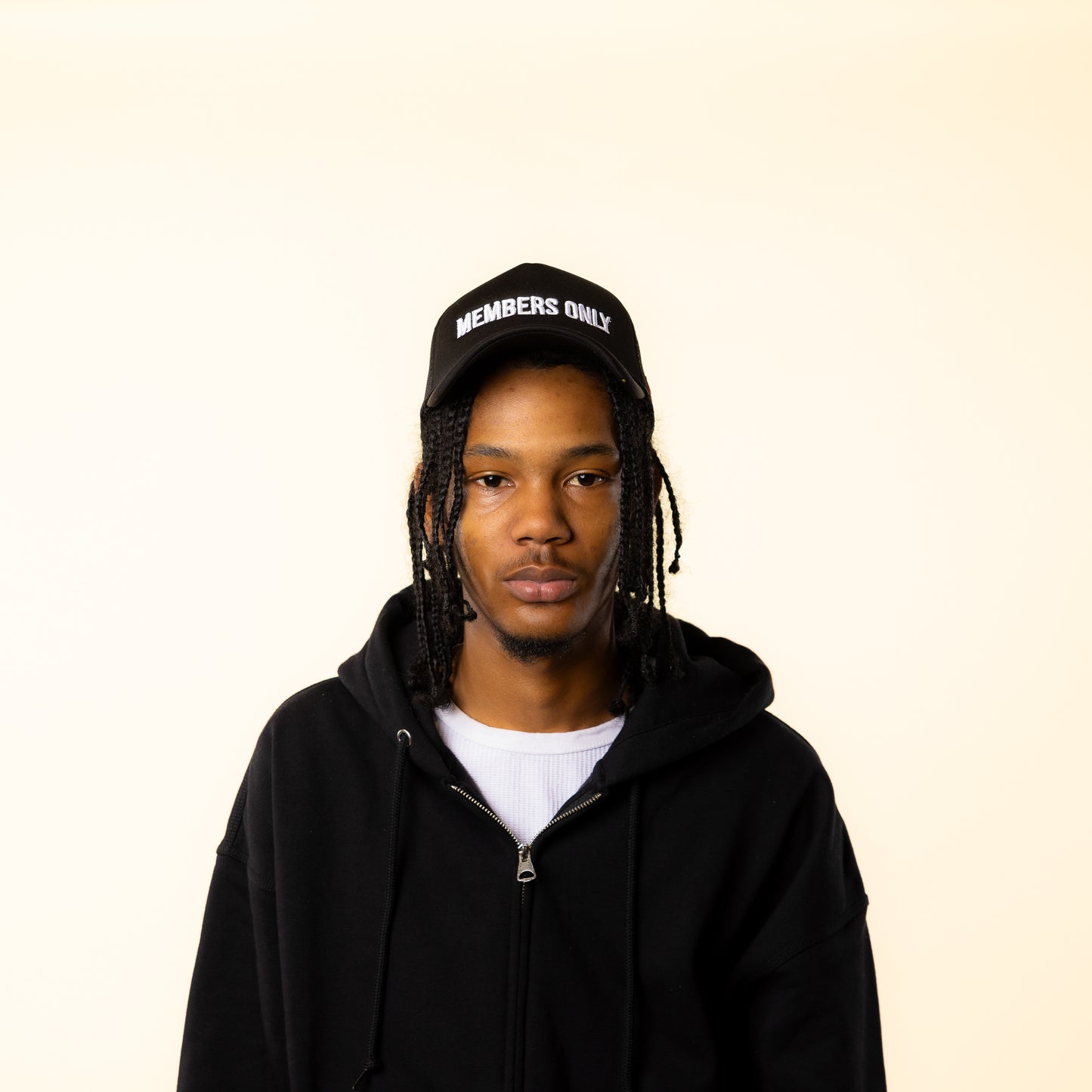 MEMBERS ONLY Black/White