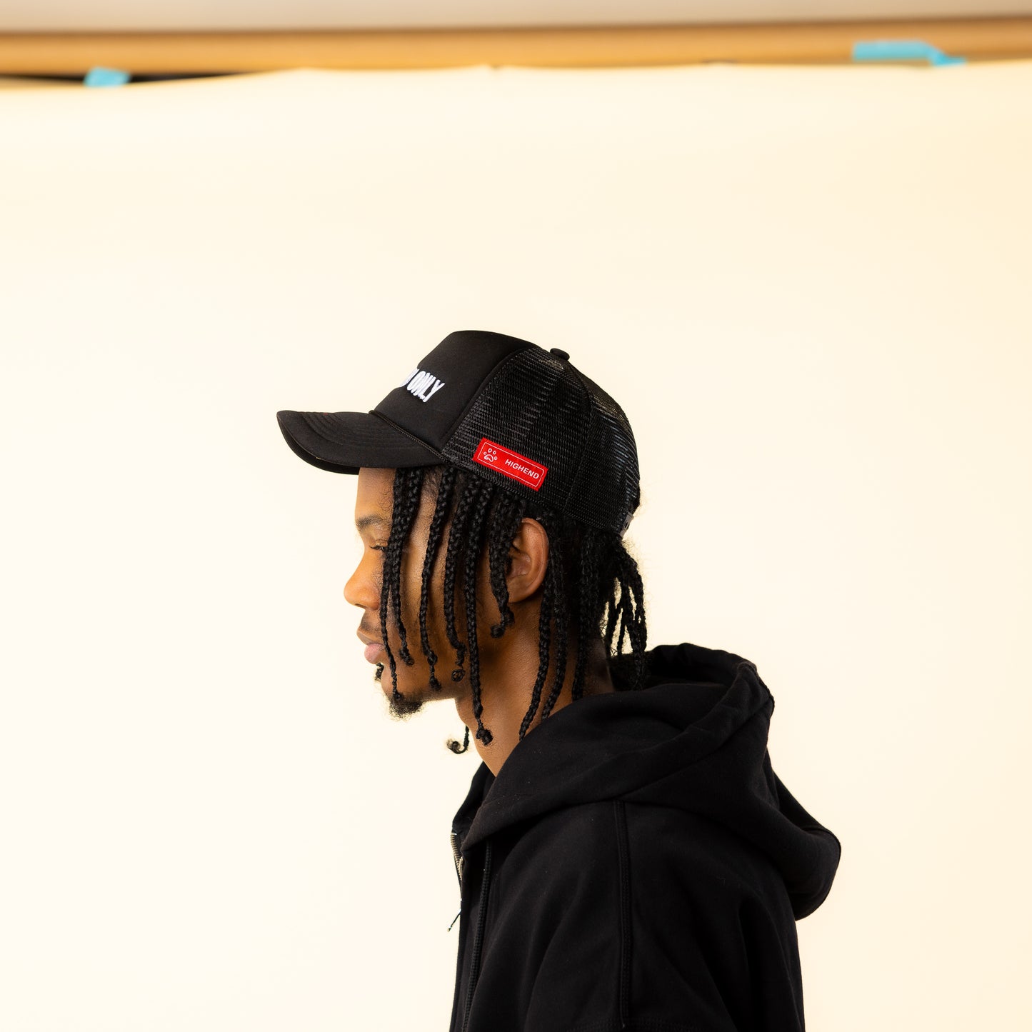 MEMBERS ONLY Black/White